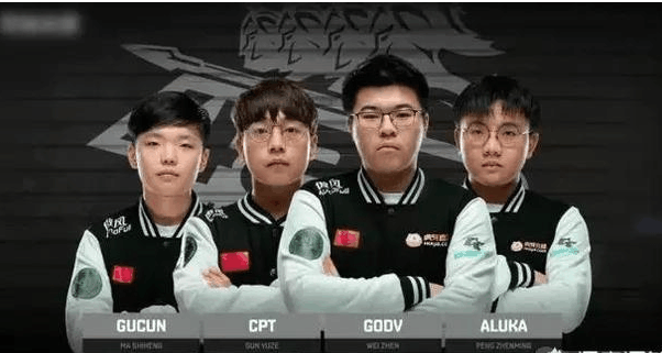 通过敏锐的 通过敏锐的