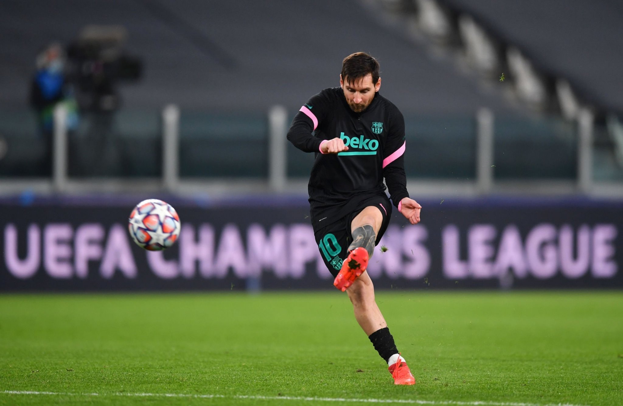 他已经在多 他已经在多